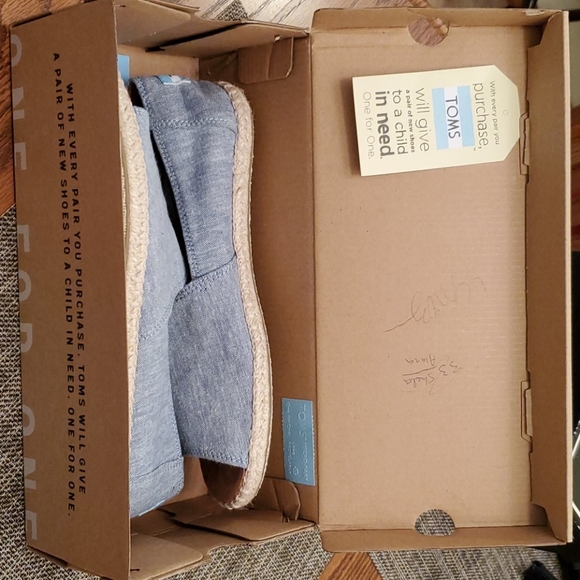 Shoes - Picture 7 of 7